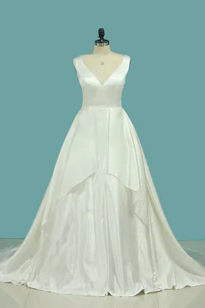 2024 Mermaid V Neck Prom Dresses Satin With Beading Sweep Train