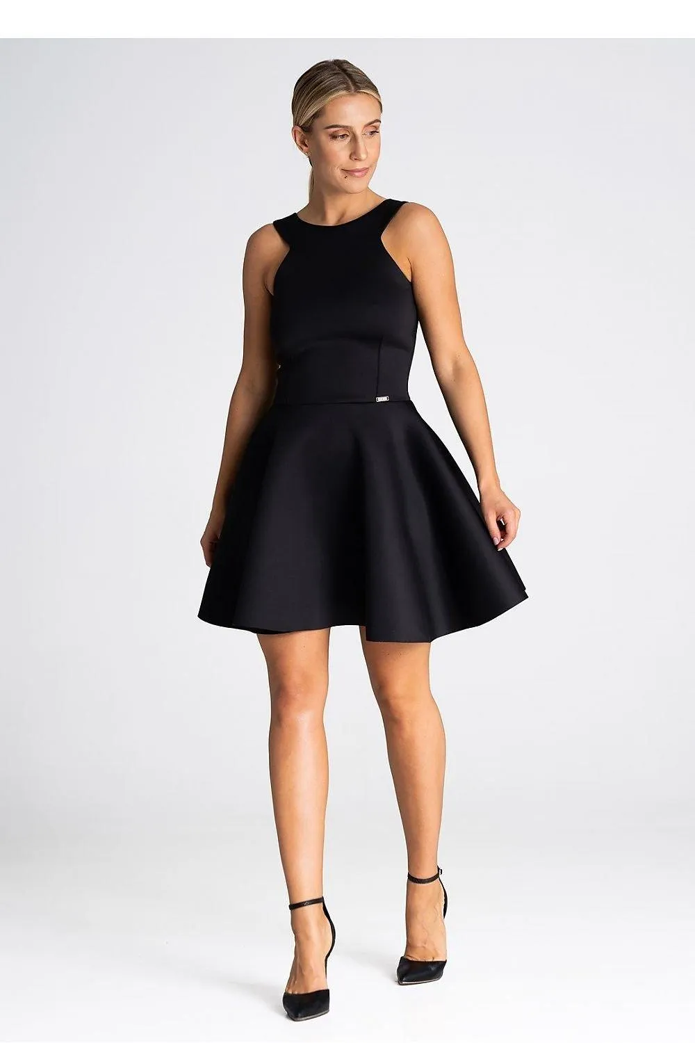 Chic Flare Cocktail Dress with Elegant Zip Closure and Stylish Back Design