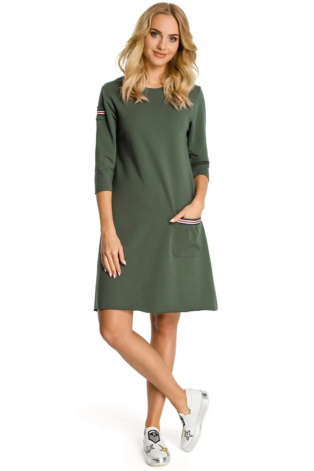 Chic Knit Dress with Elegant Ribbon Trim and Functional Pocket