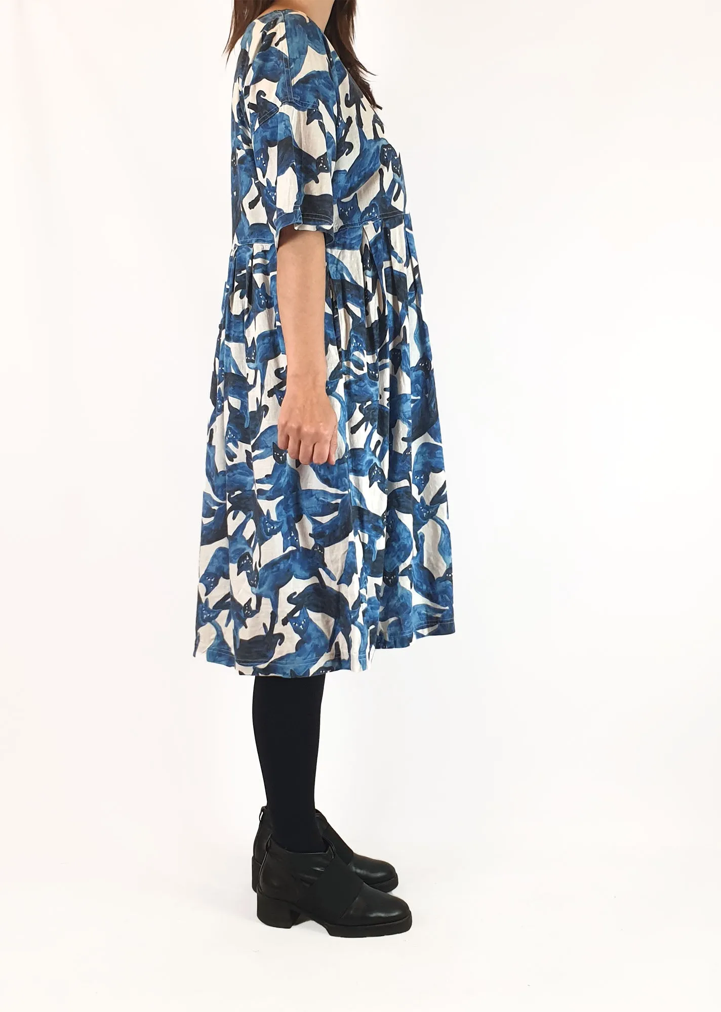 Gorman blue cat print dress size 6 (fits 6-8)