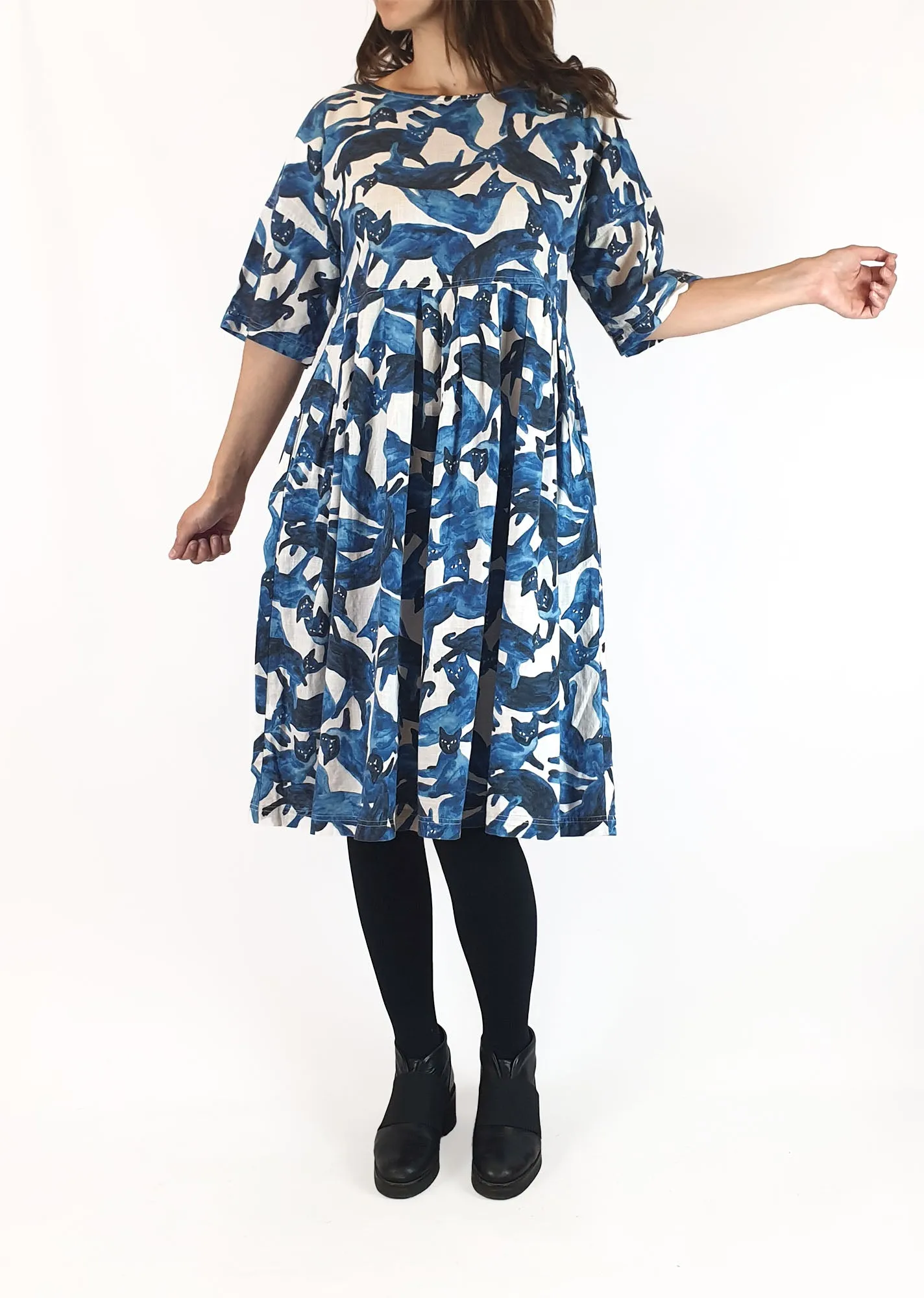 Gorman blue cat print dress size 6 (fits 6-8)