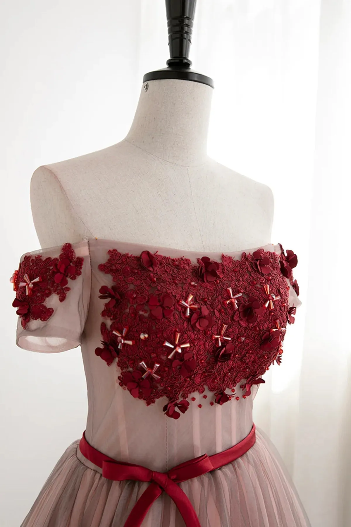 Luolandi A Line Strapless Off the Shoulder Red Flowers Short Tulle Lace up Homecoming Dresses