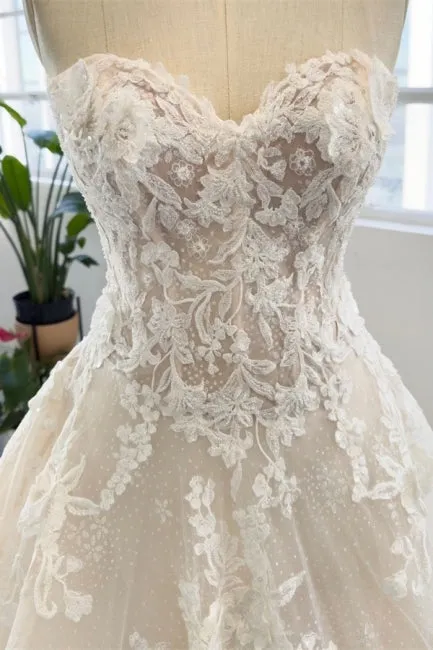 Sleeveless Floor Length Garden Strapless Tulle Lace Wedding Dress with Appliques